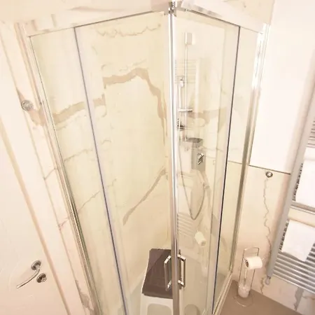 E - Rent And Le Nel Corso - Adults Only Πανσιόν 2*