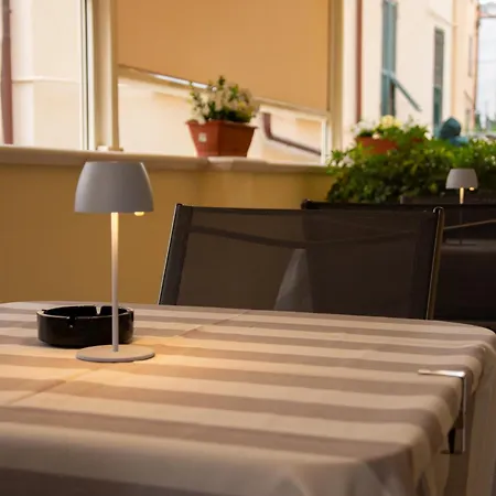 E - Rent And Le Nel Corso - Adults Only Πανσιόν Λα Σπέτσια