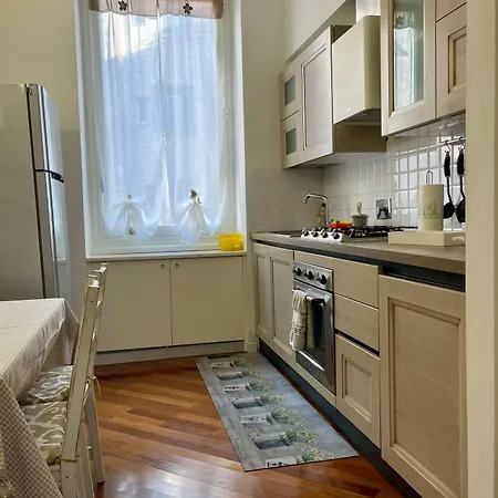 Konukevi E - Rent And Le Nel Corso - Adults Only