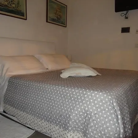 E - Rent And Le Nel Corso - Adults Only Πανσιόν 2*