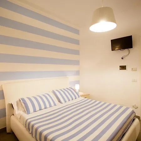 Πανσιόν E - Rent And Le Nel Corso - Adults Only