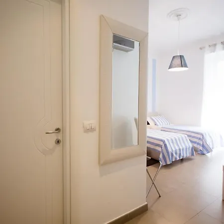 E - Rent Rooms&apartments Le Nel Corso - Adults Only La Spezia
