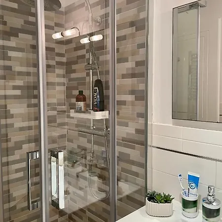 E - Rent And Le Nel Corso - Adults Only