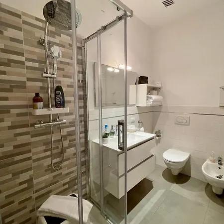 E - Rent Rooms&apartments Le Nel Corso - Adults Only La Spezia