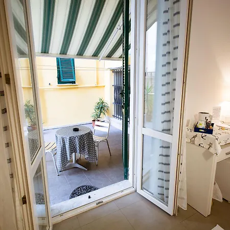 E - Rent And Le Nel Corso - Adults Only Maison d'hôtes