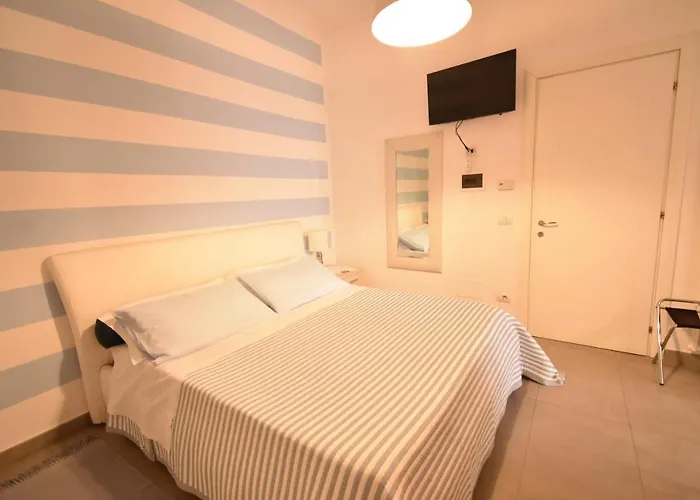 E - Rent And Le Nel Corso - Adults Only Penzion La Spezia