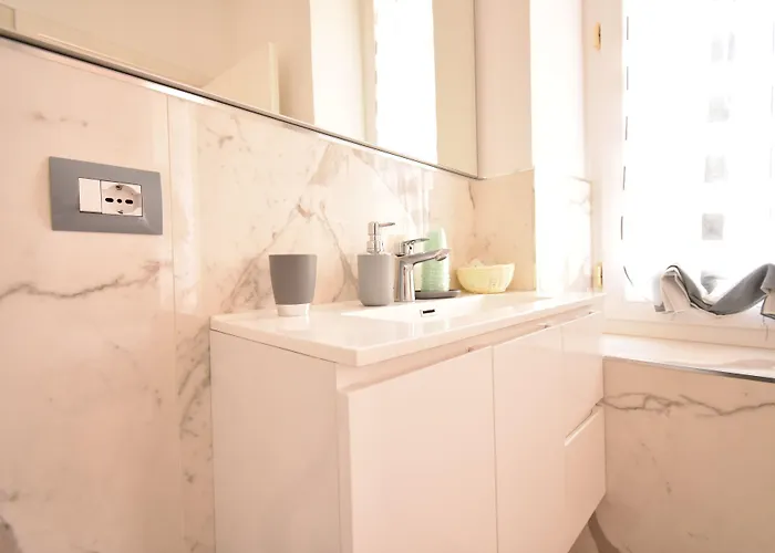 E - Rent And Le Nel Corso - Adults Only 4*