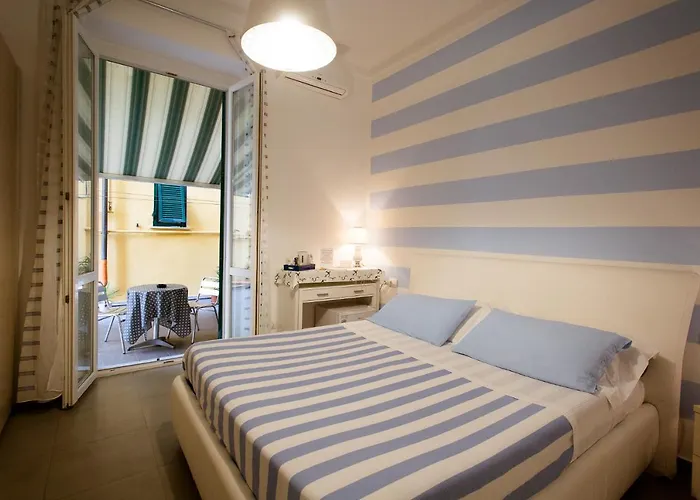 E - Rent And Le Nel Corso - Adults Only